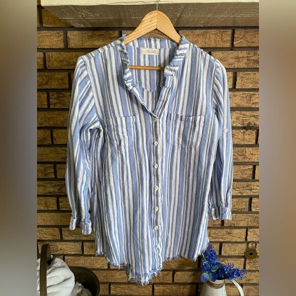Bella Dahl Tops - ‎Bell Dahl blue white striped shirt